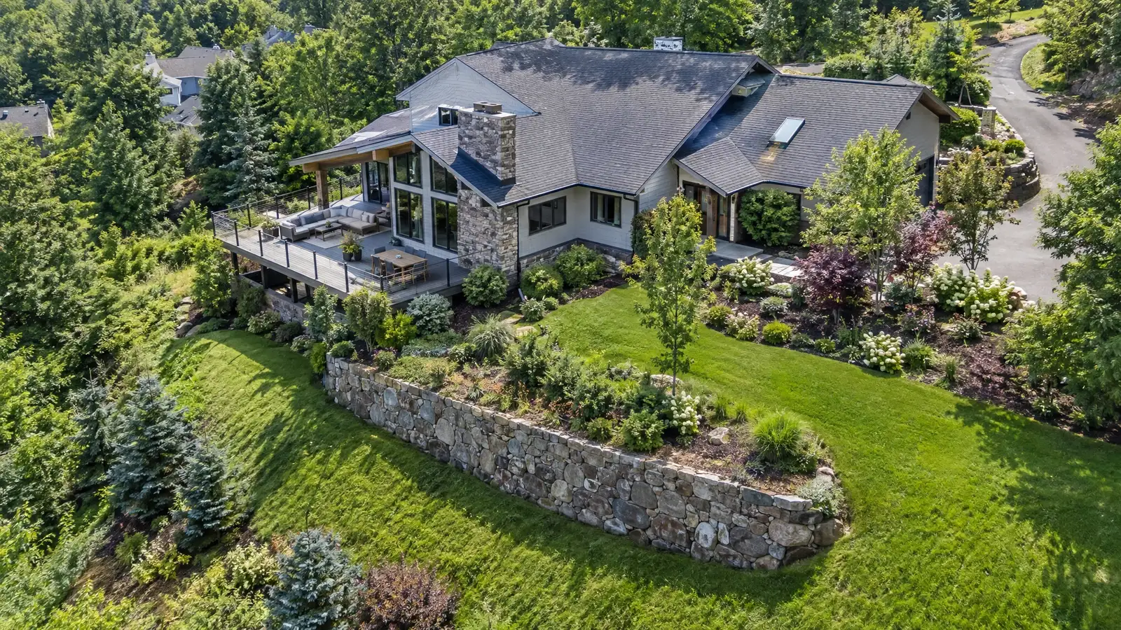 Roof inspection and leak detection in Green Hills, Tennessee