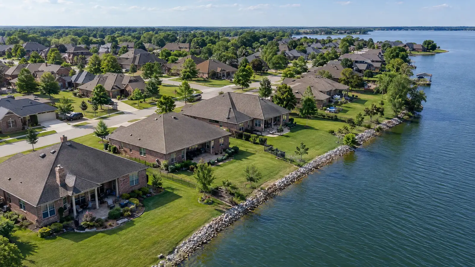 Roof inspection and leak detection in La Vergne, Tennessee