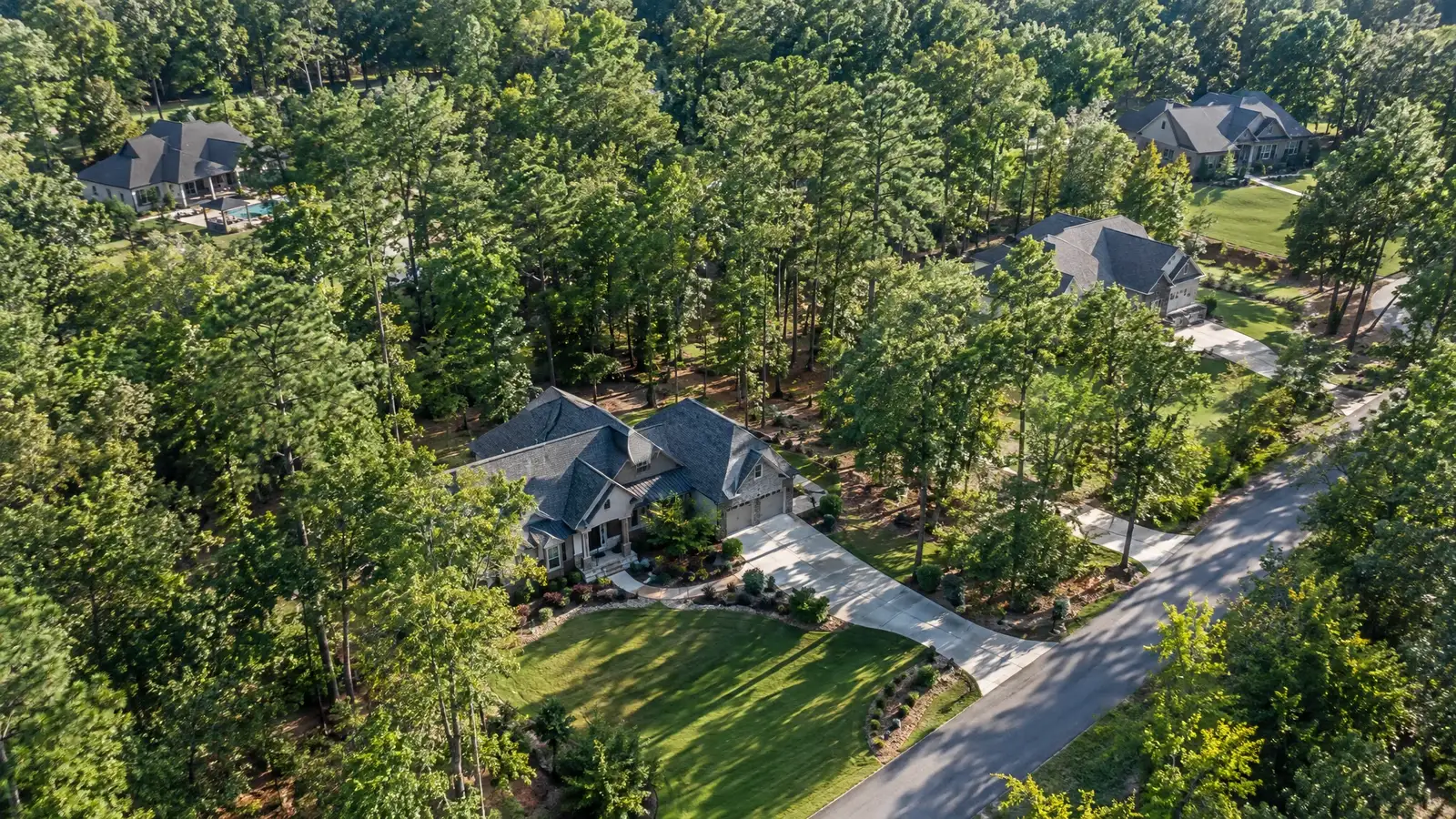 Roof inspection and leak detection in Pleasant View, Tennessee
